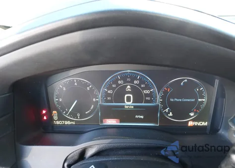 2015 Cadillac Escalade Platinum z USA, uszkodzony, nr VIN 1GYS4PKJ6FR677189